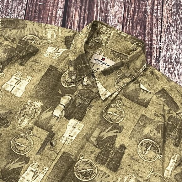 Vintage Woolrich Men Short Sleeve Button Down Shirt Compass & Binoculars Medium - Picture 1 of 7